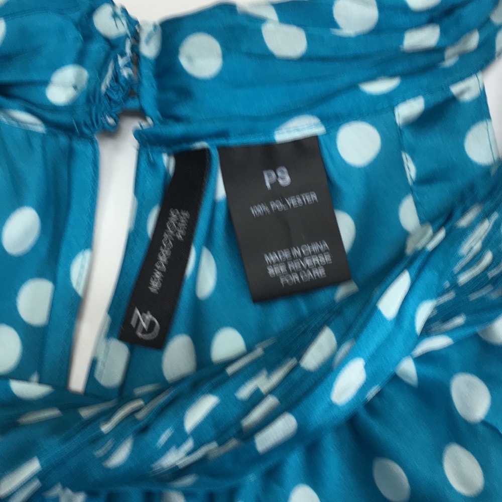 🐶 New Direction Ladies Top 🐶 - Picture 2 of 3